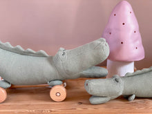 Load image into Gallery viewer, Egmont Toys Pull-Along Croc